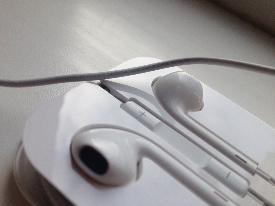 Dem4ik_1488's tweet photo. Наушники Apple EarPods Original 🎧
В наявності 20 пар 
Ціна в пп 
За ретвіт благодарочка 😜 https://t.co/KuRr5ITB9a