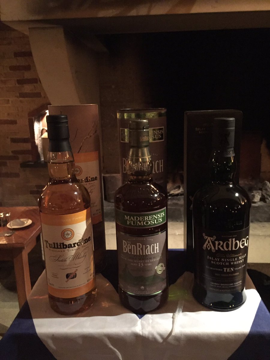 Vrijdagavond; geen speciaalbieren maar real Scottish And Irish en bourbon, dus whisky en whiskey #Raalte de Zwaan #nietverkeerd