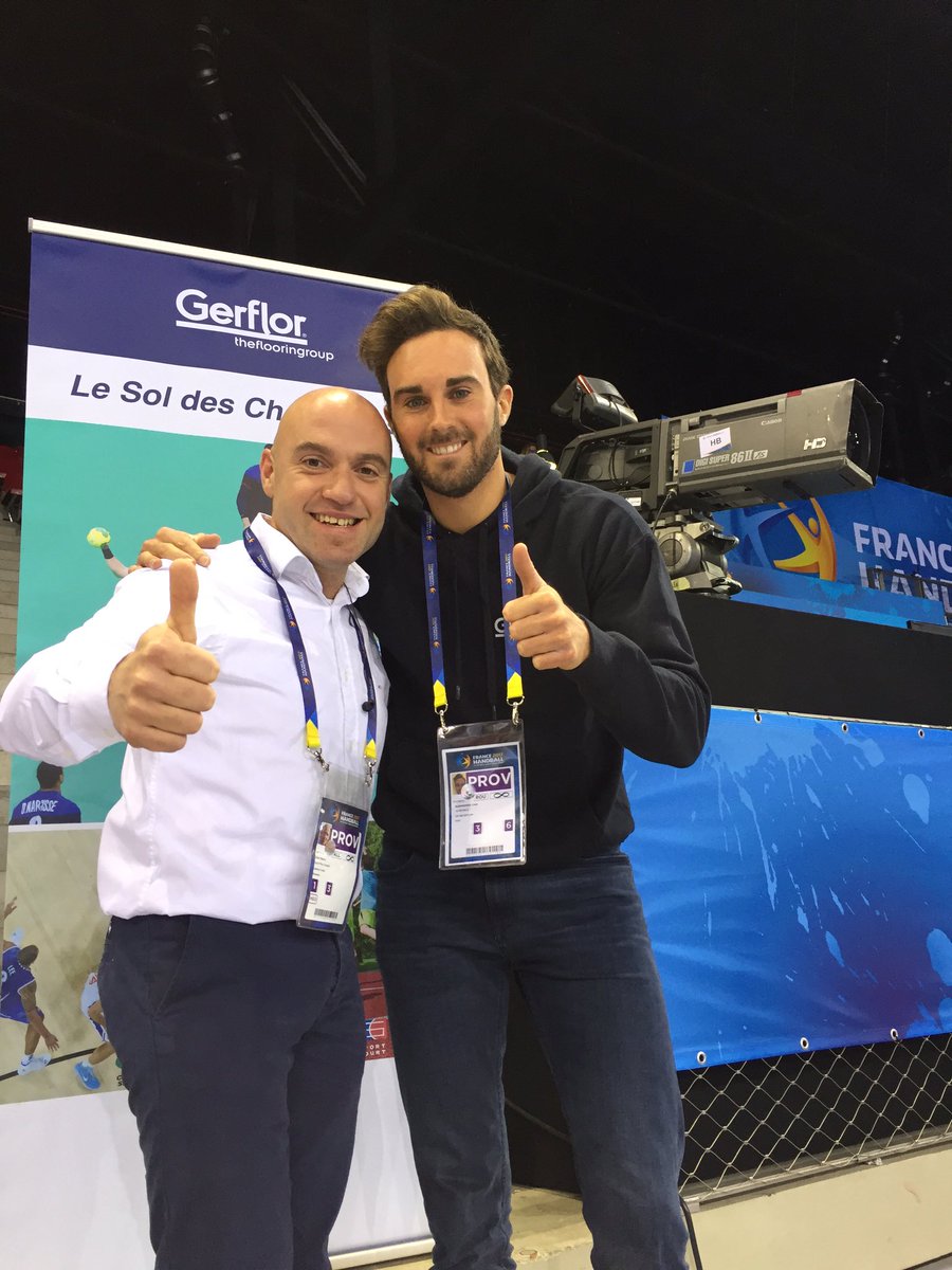QuennessenLouis's tweet image. Avec mon pote Titi, un des tous meilleurs speakers de France! #mondialhandball2017 #GerflorSelfeet @JGModels @LeKindarena @GerflorGroup