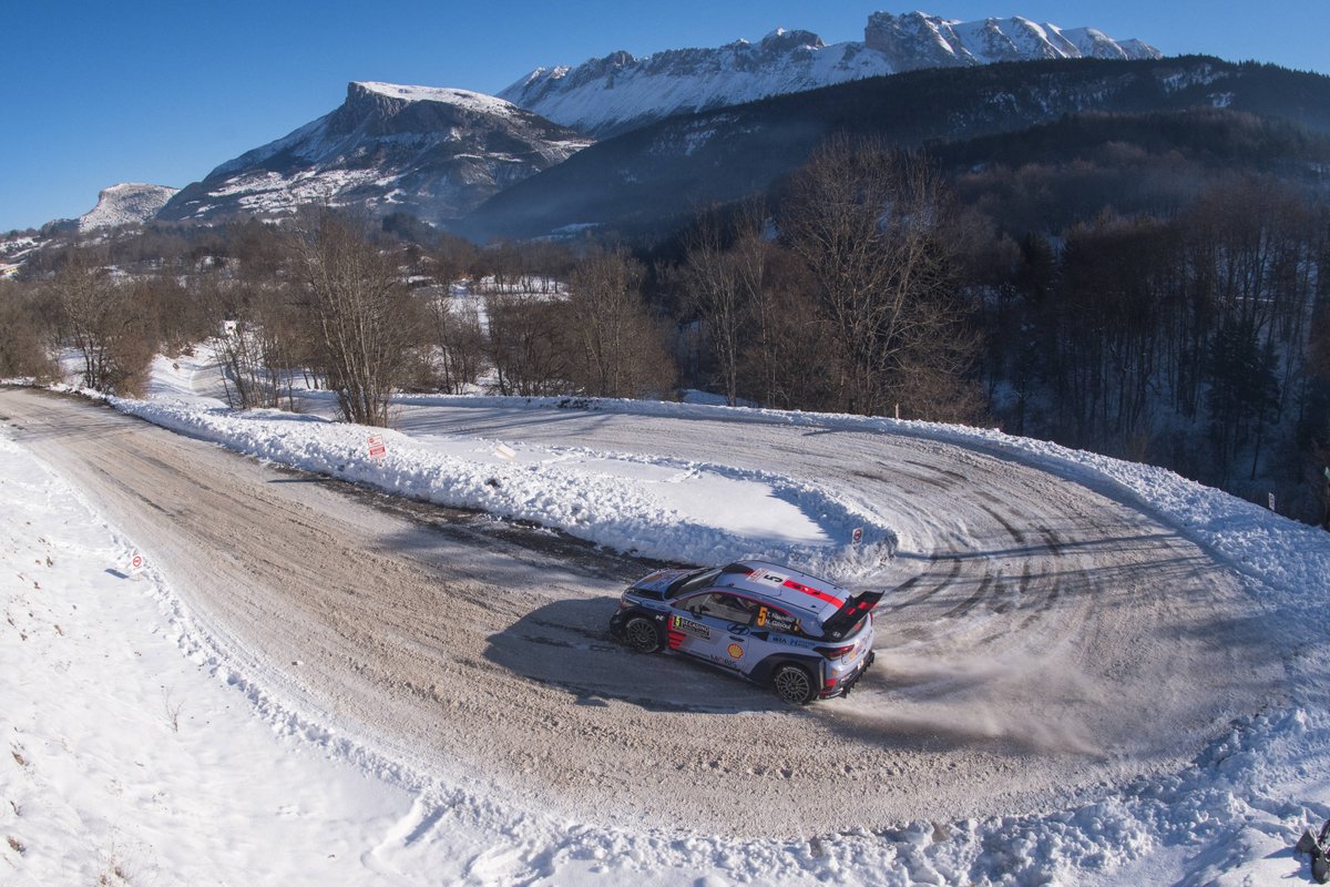 racingist's tweet photo. @thierryneuville extends #RallyeMonteCarlo advantage as @SebOgier charges - @AMikkelsenRally dominates #WRC2
https://t.co/Ep8TcLSMs1 https://t.co/mJ7D863lEO