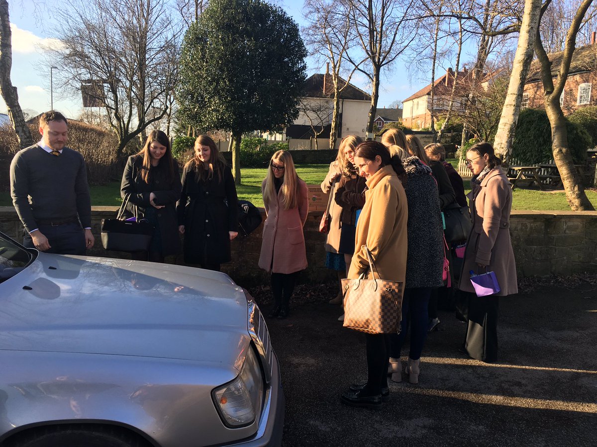 AimeeLawBlacks's tweet photo. Feeling smug about my car knowledge tonight @LawBlacks! #changingatyre #thisgirlcan #BlacksCircle https://t.co/tiJPJ7M8Md