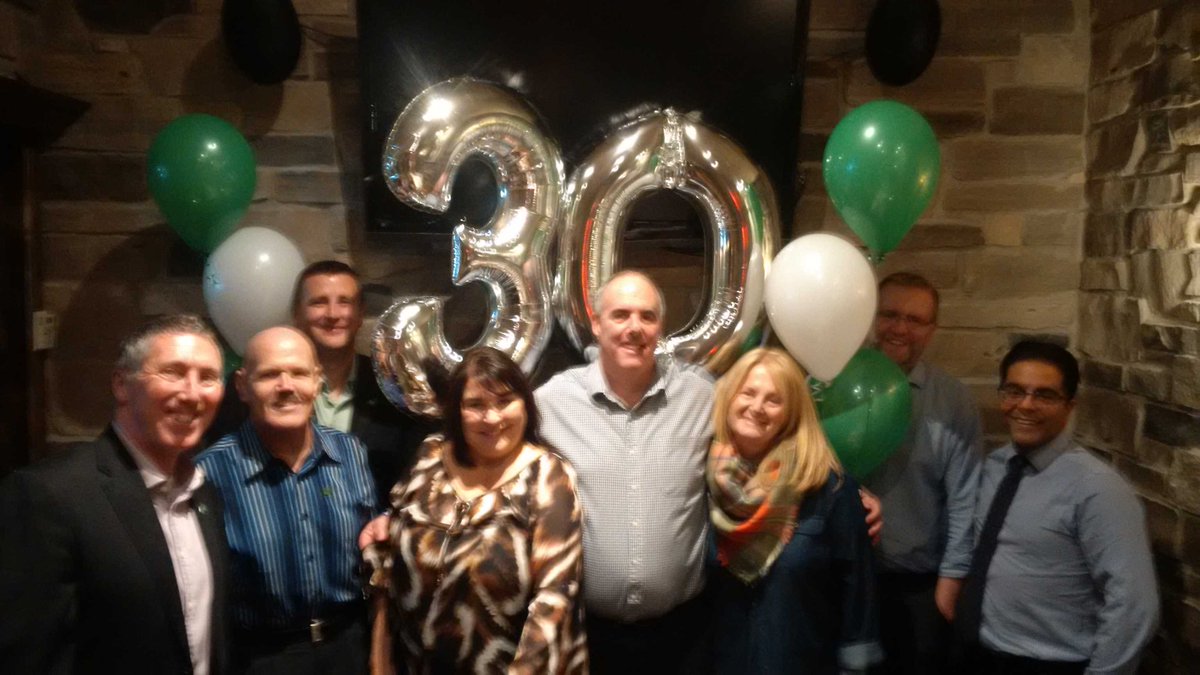 StephenRLawton's tweet photo. Celebrating my 30 years with TD with WOR SBB. It is my pleasure working with such a great team. #inittowinit2017! https://t.co/aijnpl7Y0L