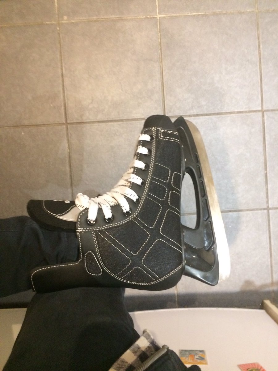 Charll_w's tweet photo. Thanks to @Mcr_Storm I've been inspired to take up skating in the hopes of playing hockey one day, just got my first pair of skates! 🏒⛸ https://t.co/SDyFZhL90U