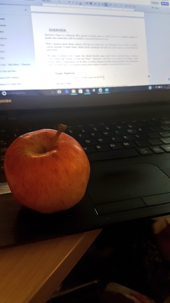 Jodie_Lia_'s tweet photo. All of the pizza at #BCUGGJ17 is gone so I'm having to make-do with apples. #GGJ17 https://t.co/PUKT9WTFST