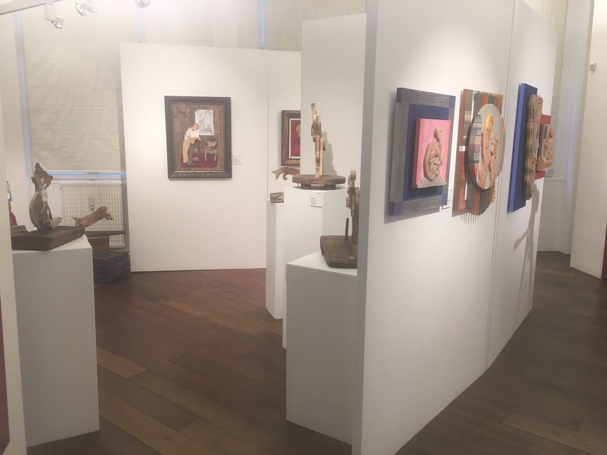 stasera a alla Maison du Val d'Aoste a Parigi abbiamo inaugurato la bellissima mostra Mâitres de la Matière di Franco Pinet e Bobo Pernettaz