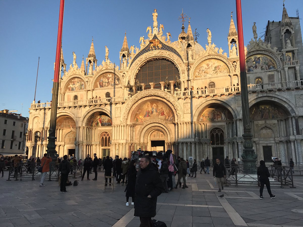 vale_dilo's tweet photo. #Venezia è sempre un incanto 😍 #questosporcodurolavoro https://t.co/opMOXkNg1G