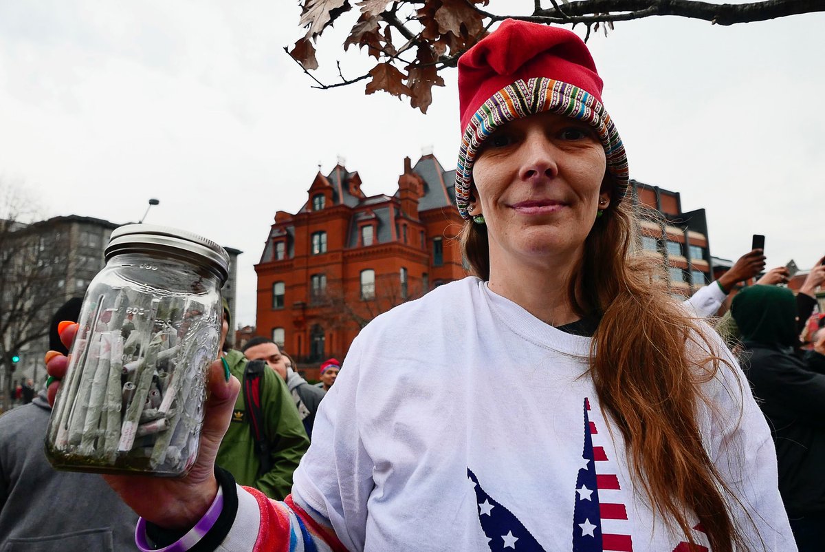 EarthSeaWarrior's tweet photo. "When they go low, we get high!" ππ¨
#PeacefulPotProtest βπ½#Trump420 π https://t.co/f7ASMof6XV