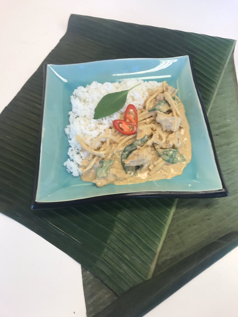 Red curry pics vanuit keukens <a href="/smaaknederland/">Smaak Nederland</a> #thaifood