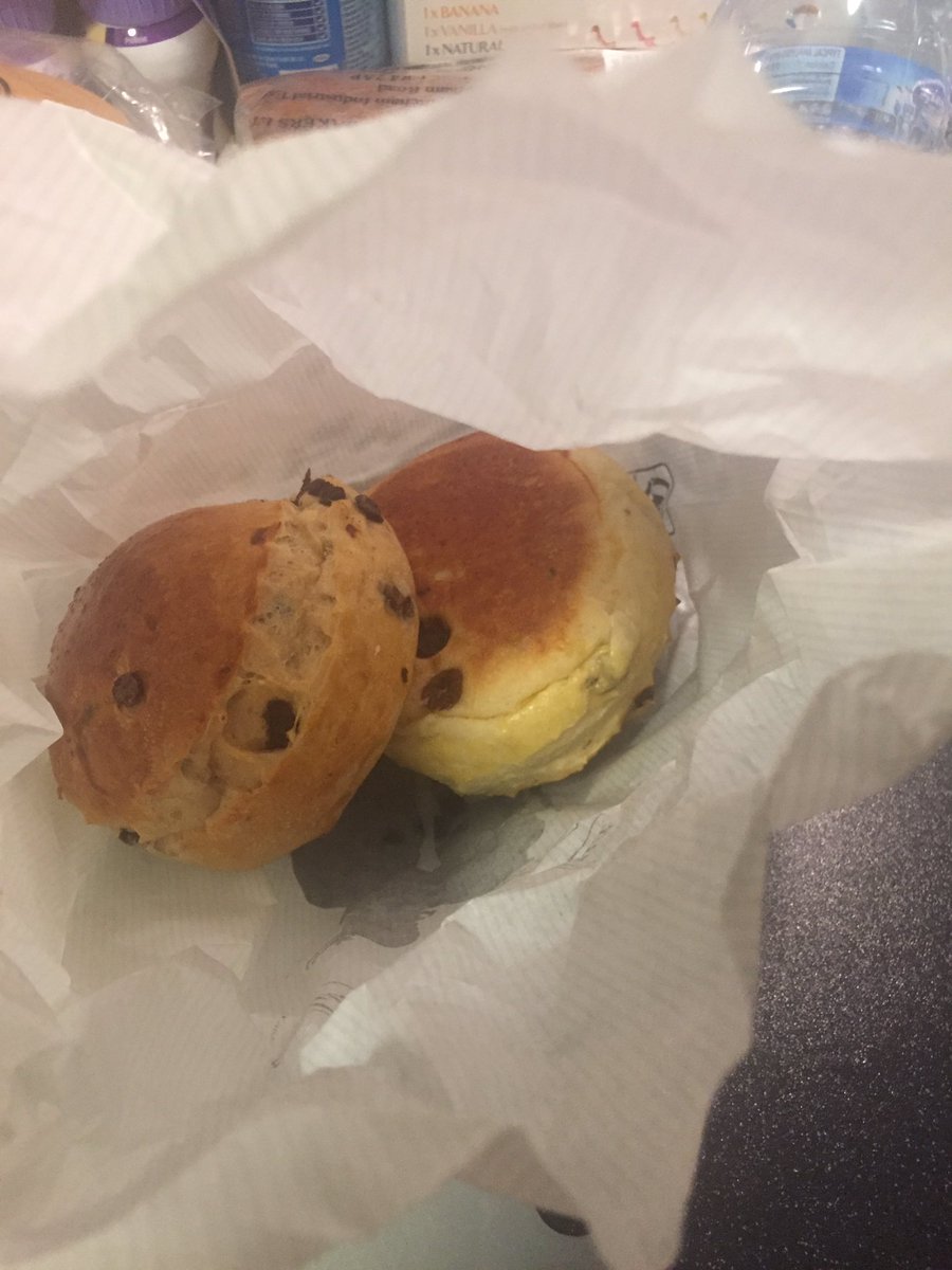 Seliciouscakes's tweet photo. #Aux Merveilleaux makes the most #amazing buns https://t.co/NDGDNQ0Jqk
