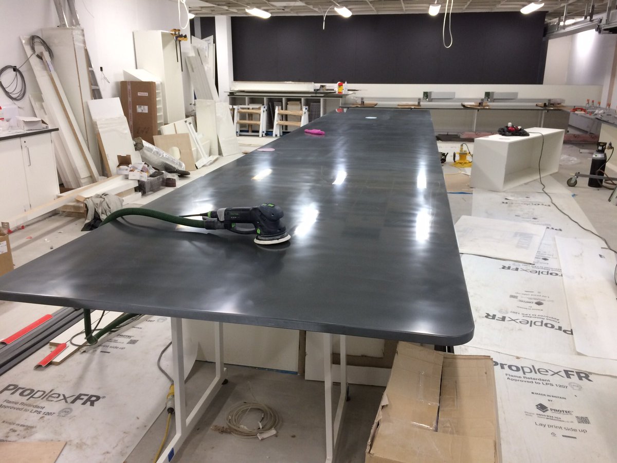 PusillCarpentry's tweet photo. @MedspaceUK @KRION_DESIGN @RUHBath before and after nice job Guys https://t.co/USV37lw8qZ