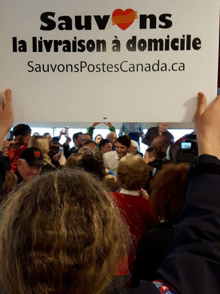 sttp's tweet photo. Le Syndicat et ses alliés rappellent à Justin Trudeau ses promesses durant la tournée #Trudeautour #livraisonàdomicile #syndcan #polcan https://t.co/gEEfsjnZGh