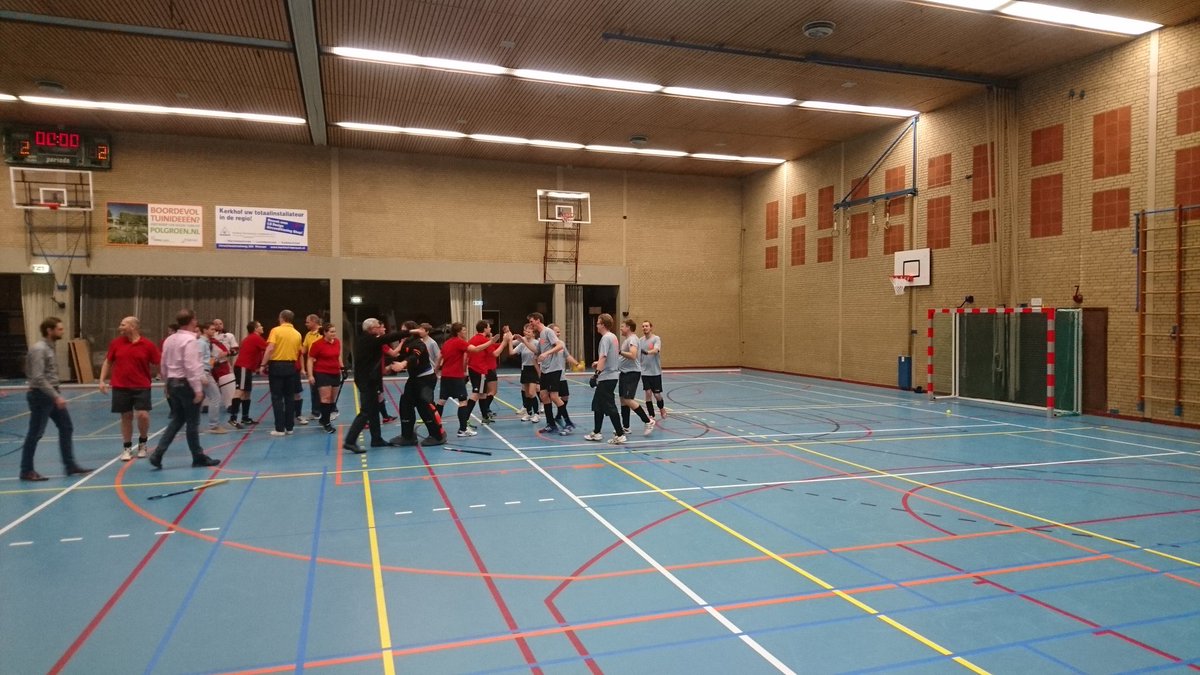dutchumpire's tweet photo. Het #DUHT feliciteert #NoordHolland met de cup! #deéchtewinnaar #fluitmee #totvolgendjaar #umpirehockey https://t.co/r5CI80qsU0