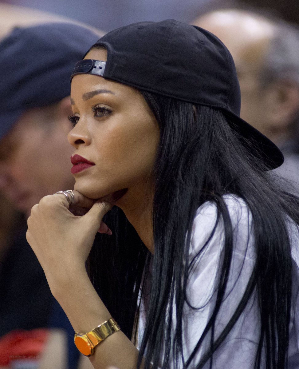 GabrielNow's tweet photo. Nós que é Fenty sabe muito bem que é "CADA UM POR SI"
RIHMIX ON SUMMER | #BestMusicVideo #Work #iHeartAwards https://t.co/lrcPTsqR0i