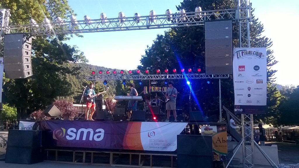 Suben Augusto y los músicos que no están al escenario de El Primer Color!! 😍