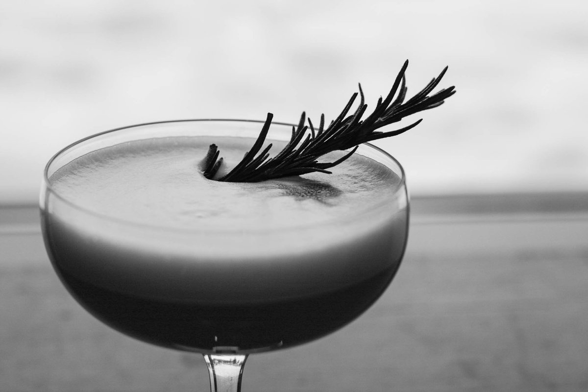 FireRockLounge's tweet photo. Come in for a classic cocktail, with a twist... https://t.co/jd3pi2f35P