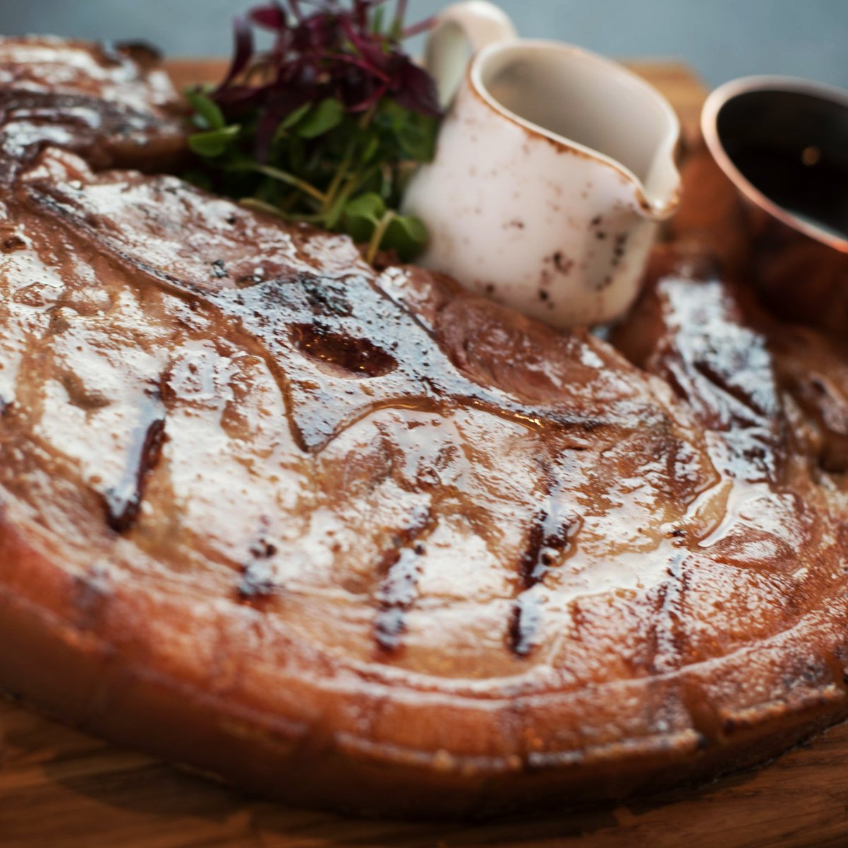 Seancloudsdale's tweet photo. Barnsley Pork Chop at @avairyldn. #cityoflondon #porkchop #foodphotographer @JustOpenedLdn https://t.co/EqMjTFxma1