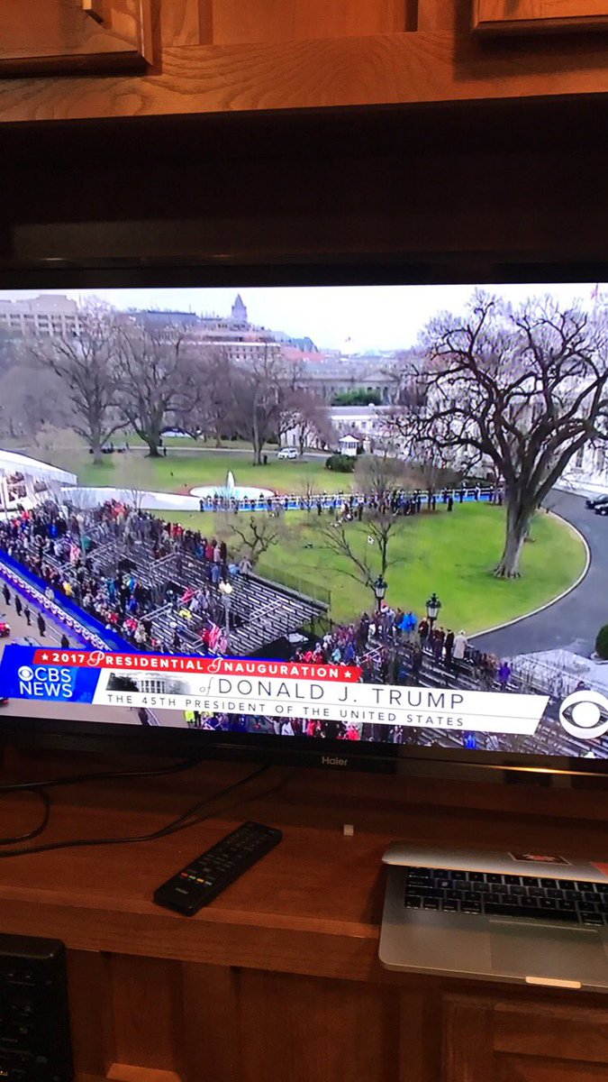 kalpenn's tweet image. The viewing stands in front of the White House are mostly empty. Mike Pence is literally walking down Pennsylvania Ave waving to nobody.