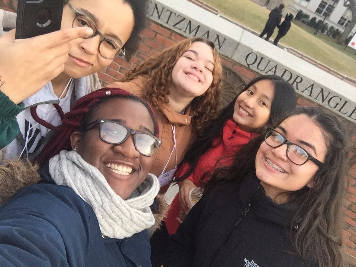 WestEndHouseBGC's tweet photo. West End House teens celebrated #MLK by participating in workshops &amp; writing #Valentines cards for the elderly at @Northeastern #BeTheChange https://t.co/9iXfmWhvCC