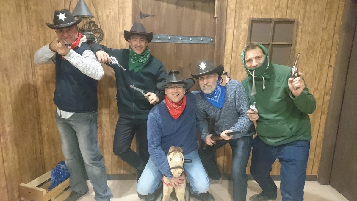 Estos ladrones de tres al cuarto van camino de la horca, el Sheriff los ha capturado! #granollersexperience #roomescape #barcelona #escape