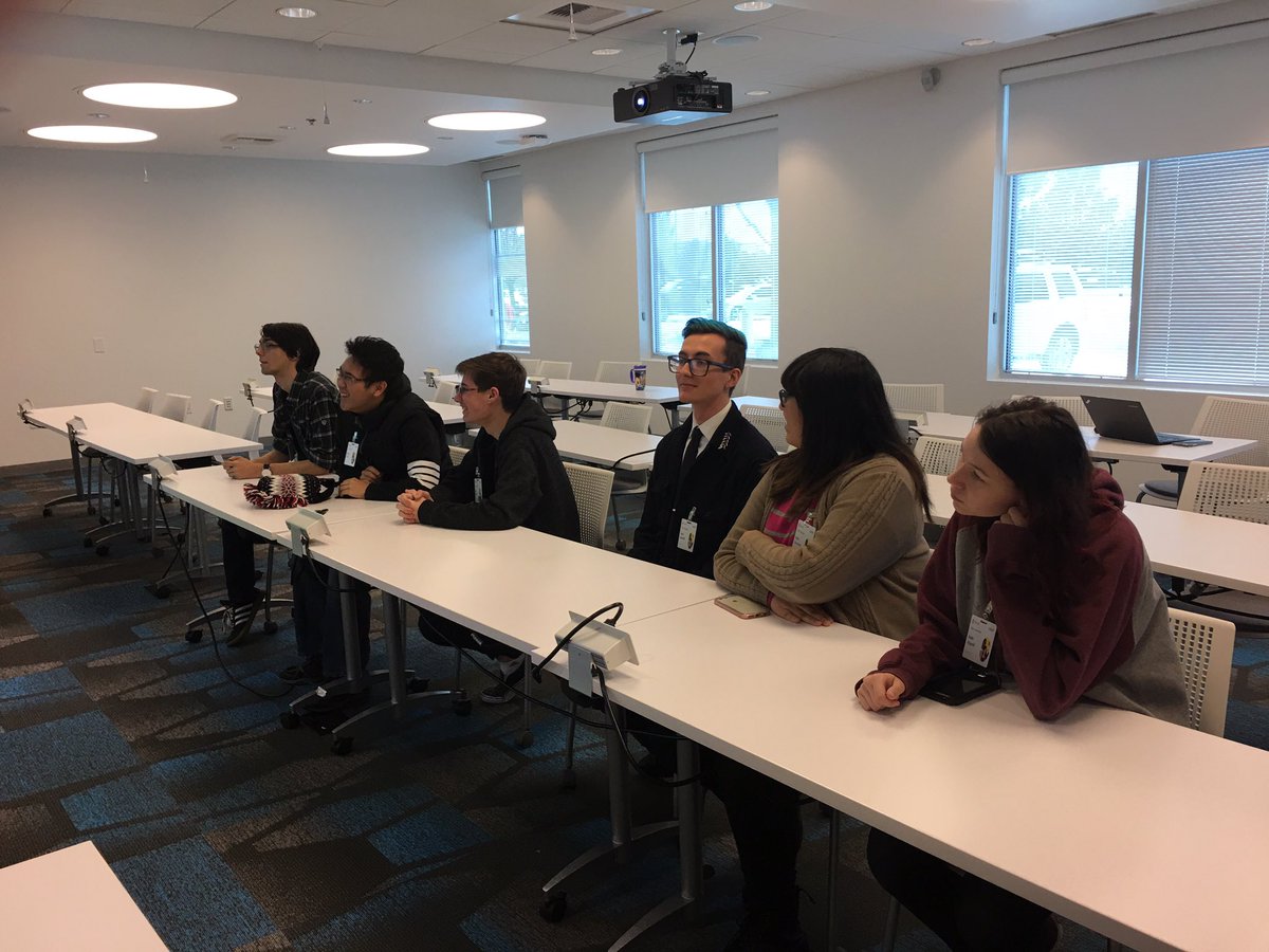 principalreddig's tweet photo. #aactreno @MicrosoftReno #microsoftreno students taking the tour today!!! 👍🏼😎 https://t.co/A4aQiJfcz4
