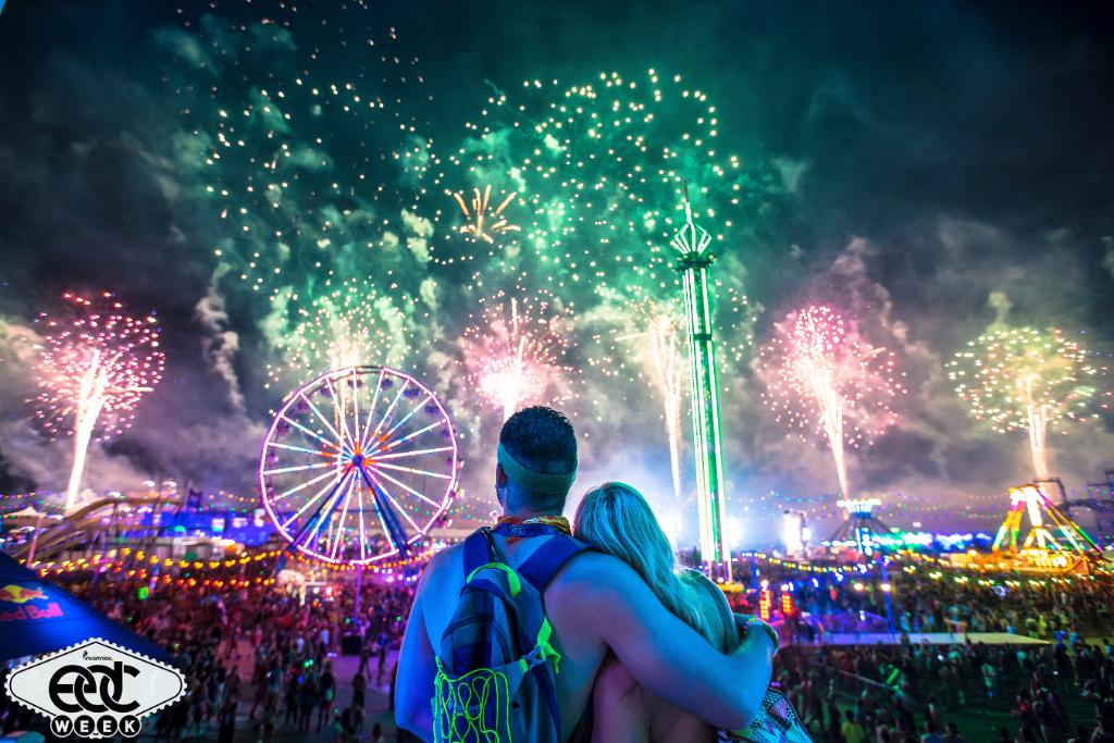 🎆 Breathtaking nights at #EDCLV2017! 😍 #EDCweek