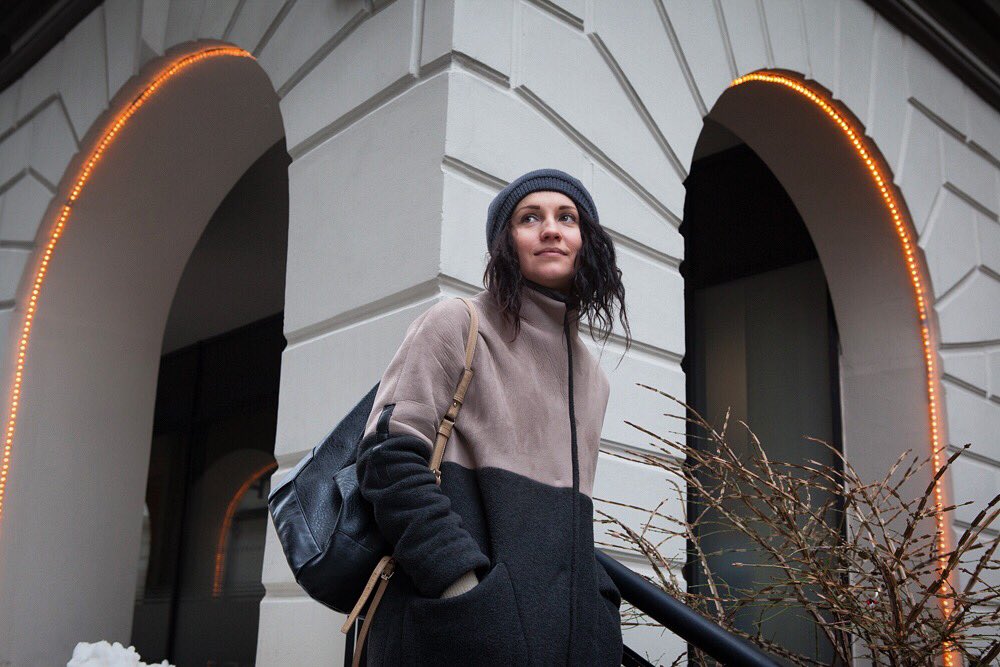 StoryDots's tweet photo. Meet Linda, #fashion designer from Latvia making #knitwear for #introverts: https://t.co/OHzzTEL8i4⠀
#storytelling #IMadeYourClothes⠀ https://t.co/Pg6o435cw6