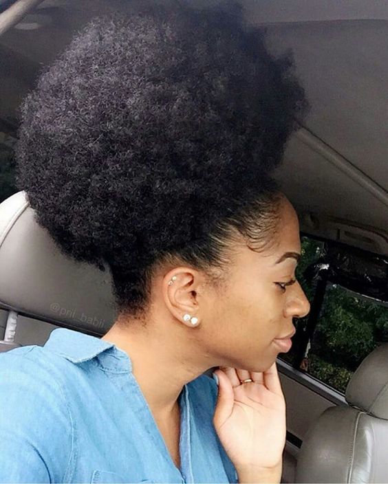 Seriouslynatura's tweet photo. Perfectly round puff π£π£@seriouslynatural #curlypuff #naturalhair #puff #bighair #blackgirlmagic π https://t.co/dB7igY6kxKπ https://t.co/WMwWLC5CAd