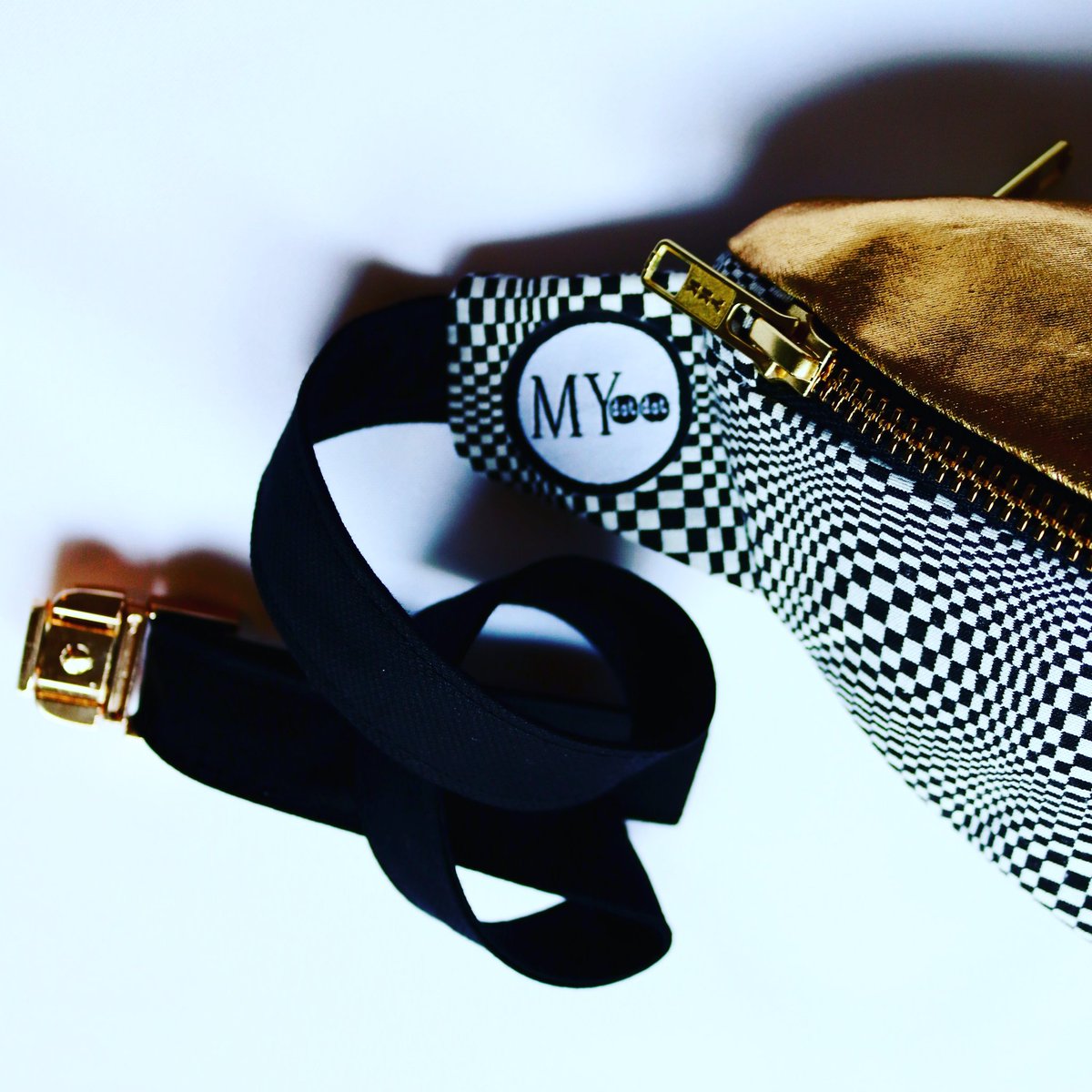 MYdotdotdotdot's tweet photo. #mydotdot #bumbags #newstyles #blackandwhite #gold #patterns #prints #festivalfashion #festivalfriday #fashionfriday https://t.co/YaSHKlMd0F