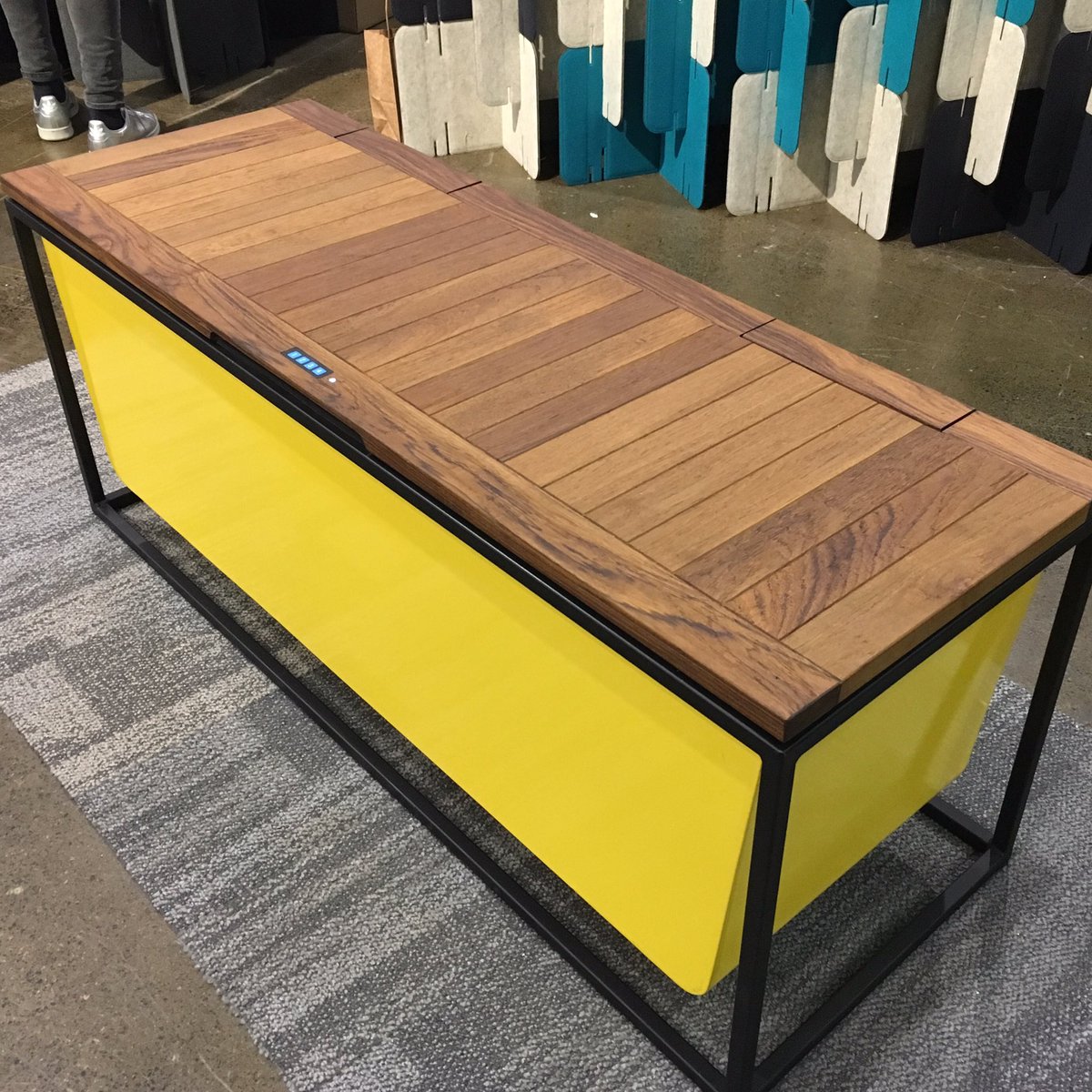 eric_m_martin's tweet photo. Amazing feedback on Boxr from our visitors today at #ids17 #stopmissing #startreceiving #prototype #design #startup https://t.co/EtHOE6BYcL https://t.co/8TVCjHmDbe