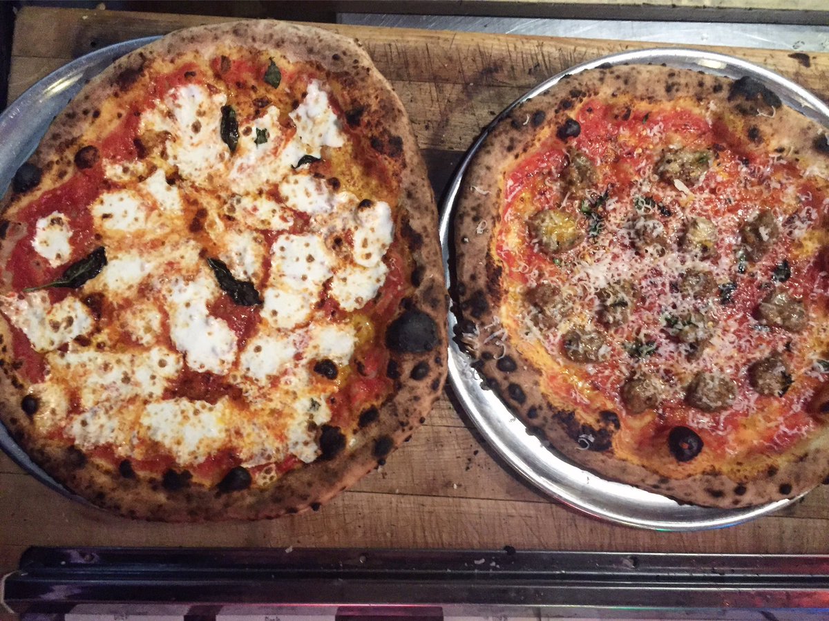 TheParlorDf's tweet photo. Get you someone who can do both ✌️️ #pizza #nyceats #westchester #lohud #dobbsferry #rivertowns https://t.co/tuvJOvIWHQ