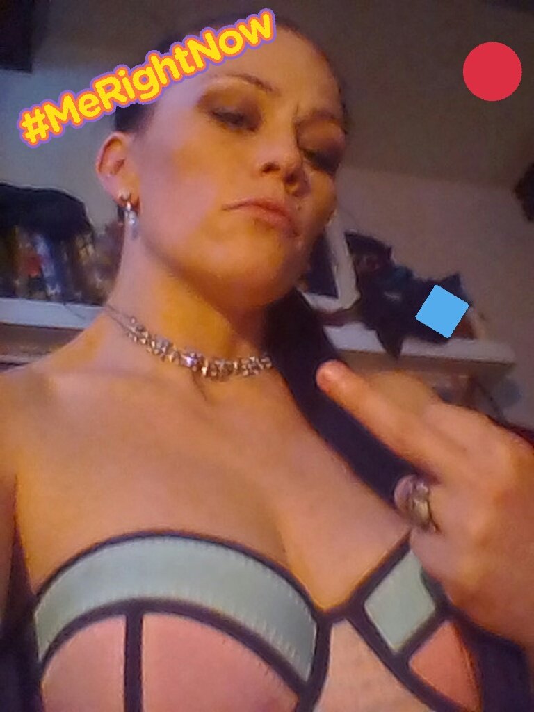 CruelPuss's tweet photo. #notimpressed #boreme #knowyourplace #slavetasks101 @underdeskloser @FindomPromos @RTpigscum @RTslut WORSHIP AT MY FEET! #servecruelpuss https://t.co/ofx0VyZDLo