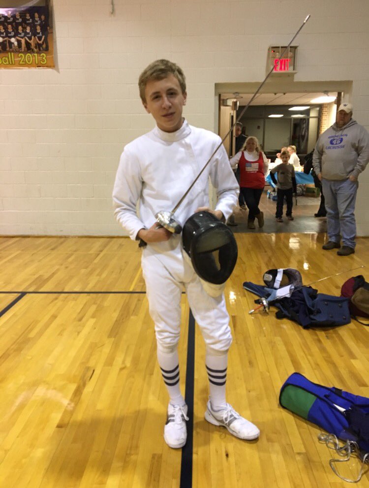 #FencingSpotlight Junior Danny Kuhar! Danny performed 2-1 today! Danny's last win was able to give us the edge to beat Moorestown 14-13!
