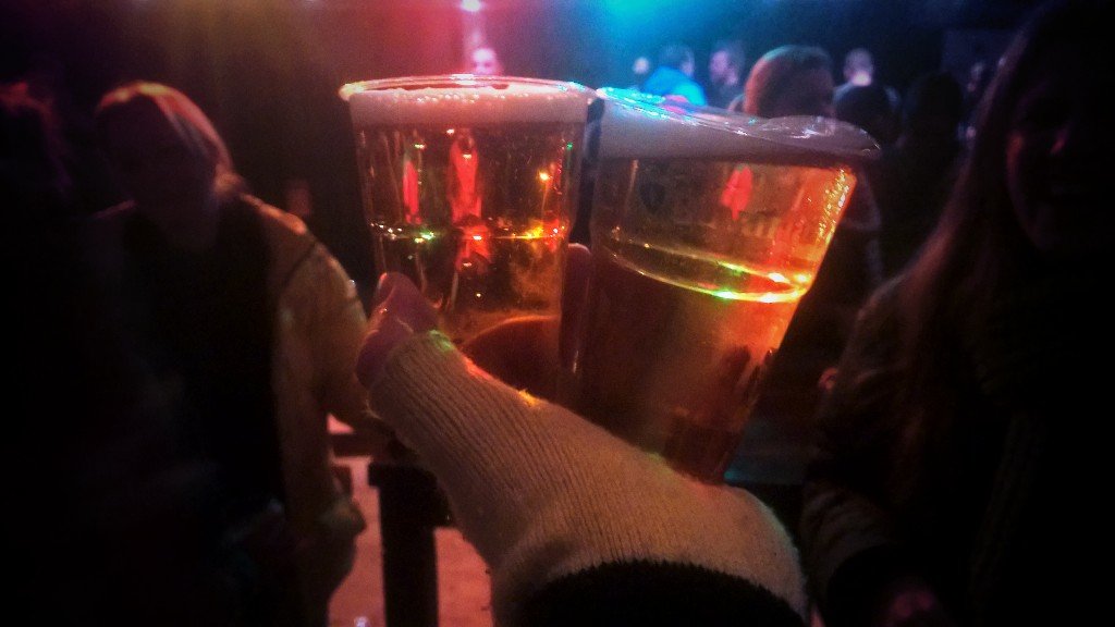 FanzineDeRat's tweet photo. Het is middernacht, dus zaterdag en gaat de Ratdaxie over op de zelf opgelegde Balansdag.... #NACach #bierganist https://t.co/WD9Cm1jyCt