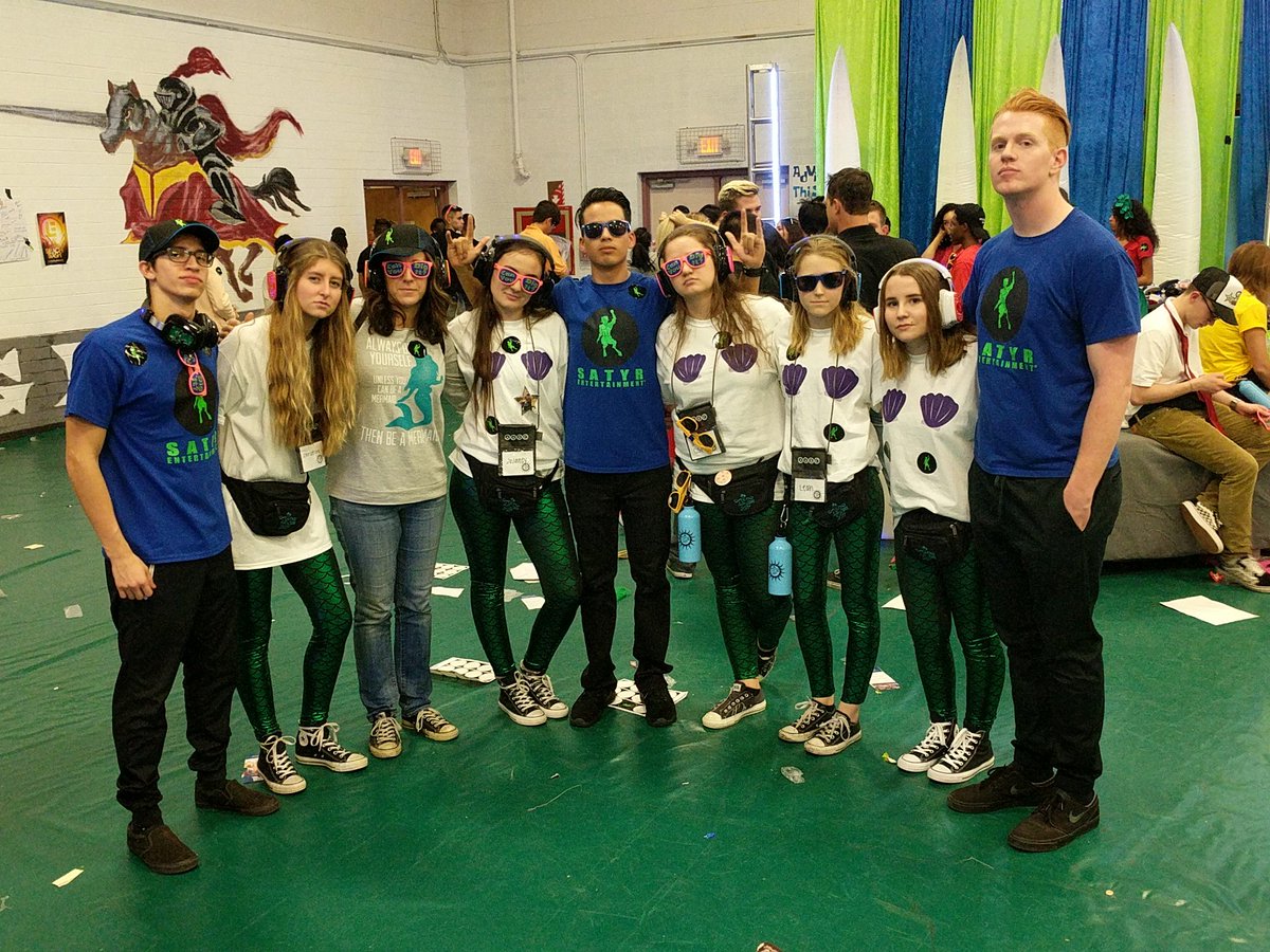 SatyrEnt's tweet image. @Satyr_Rylee @Satyr_Christian @Satyr_Raul  rockin&apos; with @CSHSStuCo #TheyCanDigIt