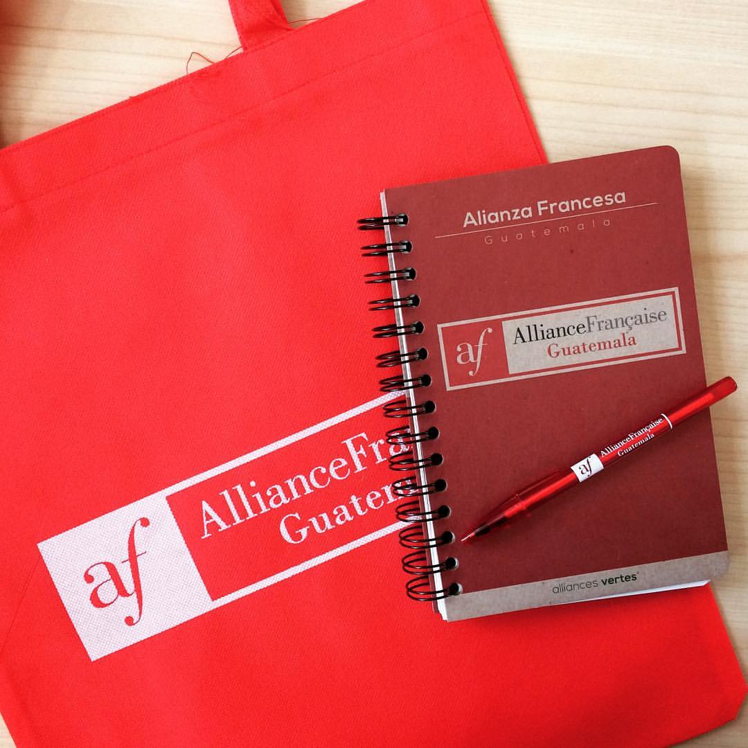 AFGuatemala's tweet photo. ¡Que levante la mano quien empieza clases mañana! 🙌🏽📚
Si todavía no se han inscrito, aún están a tiempo. ¡Los esperamos! https://t.co/2gMSlOG6Ad
