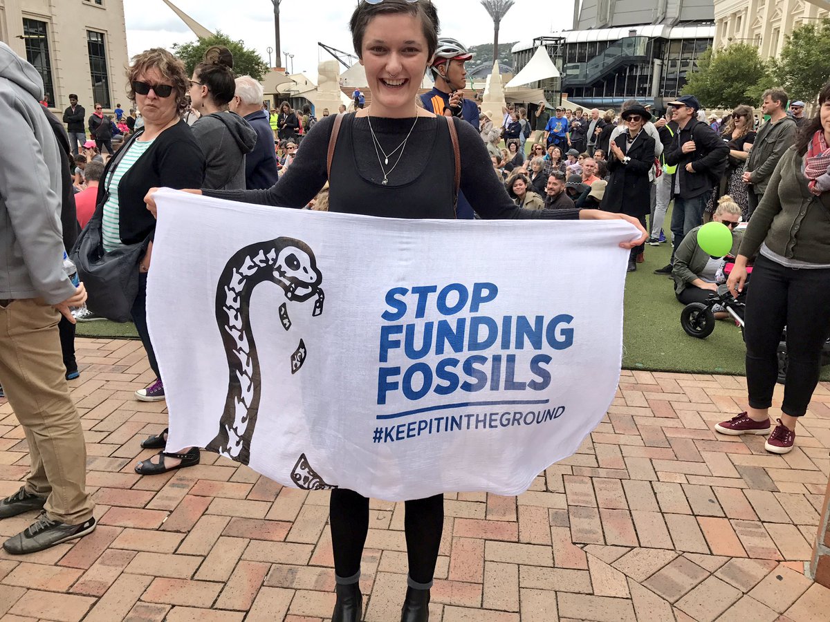 Davidxvx's tweet photo. Spreading the #StopFundingFossils word at #WMWelly! Almost half of US fossil fuel projects would go broke without subsidies. https://t.co/eqcci9aP9V