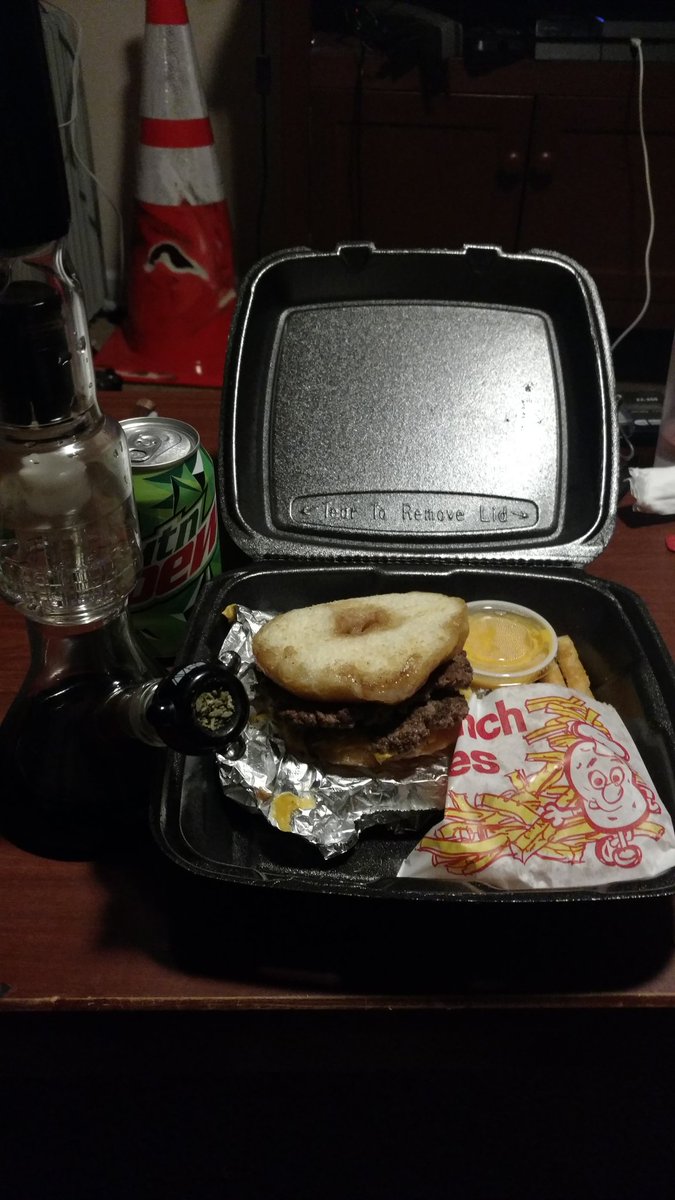A bowl of some OG Kush and a Donut Burger 😍 My Dinner! 😀🔥😀