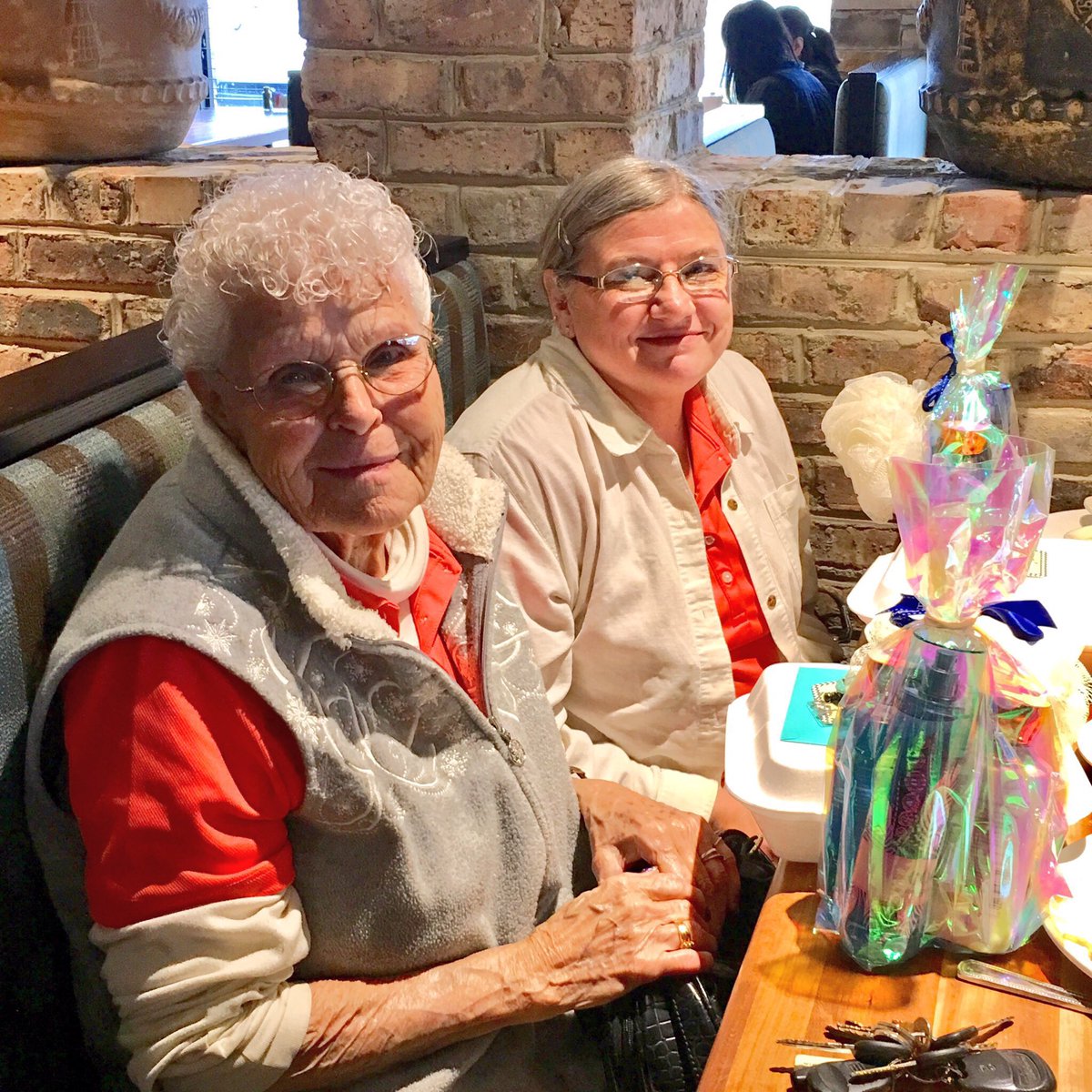 StMaryH's tweet photo. Lunch today for the Life Enrichment team @ Cheddar's. THANK YOU for all you do. You rock!!#ActivitiesProfessionalsWeek https://t.co/uxdWpBJ0ql