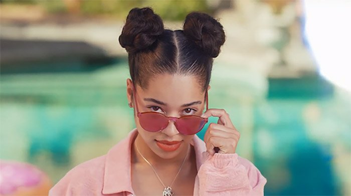 RapUp's tweet photo. .@DJMustard's protégée @EllaMai escapes to an island in the video for "Lay Up." Watch: https://t.co/8Mdp3QcJBp https://t.co/j1LtEA7vzD