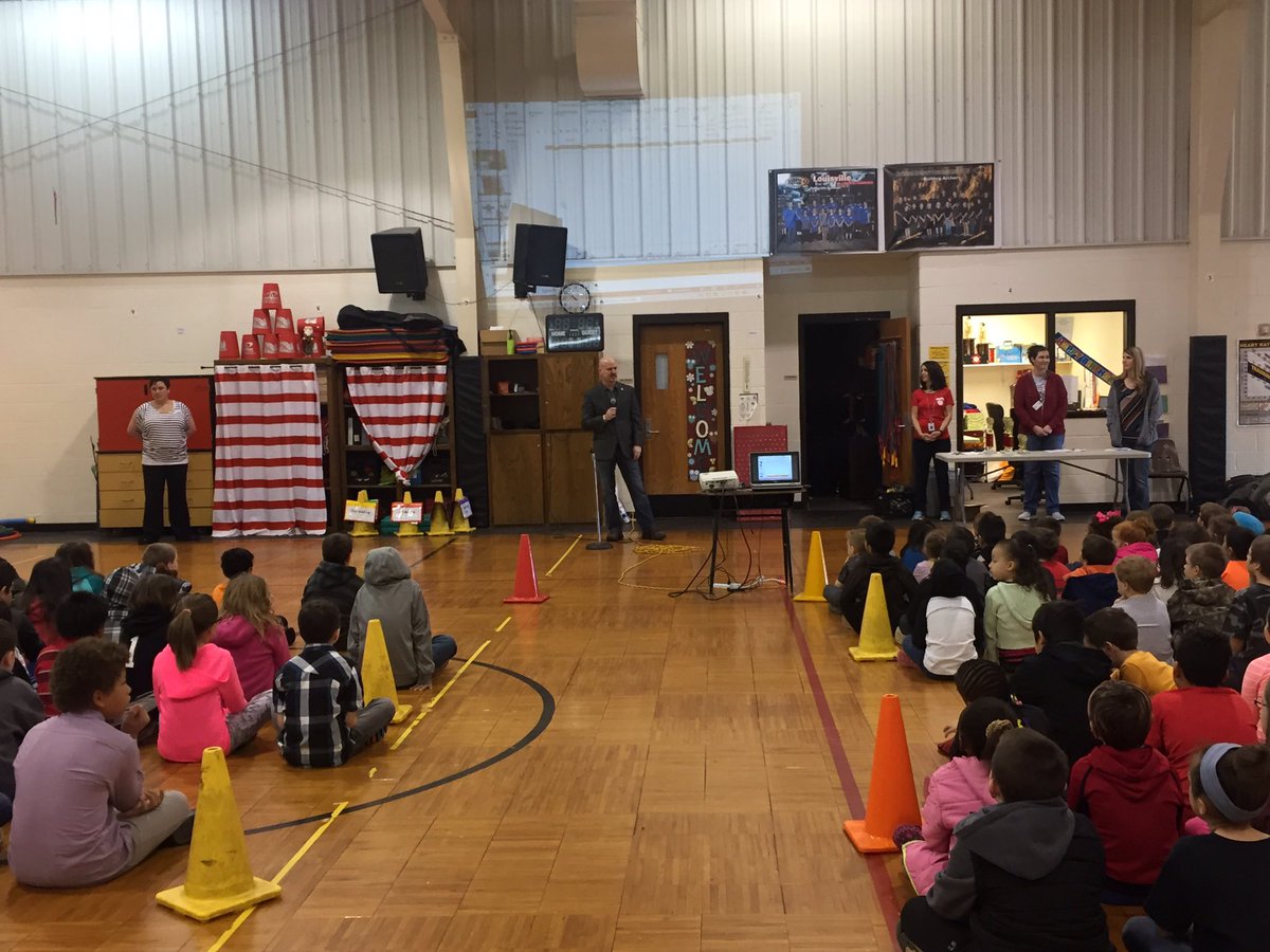 HouchinElem's tweet photo. Thanks State Representative Kevin West for coming to Houchin today! @MoorePublicSch https://t.co/BfwPOpI7qN