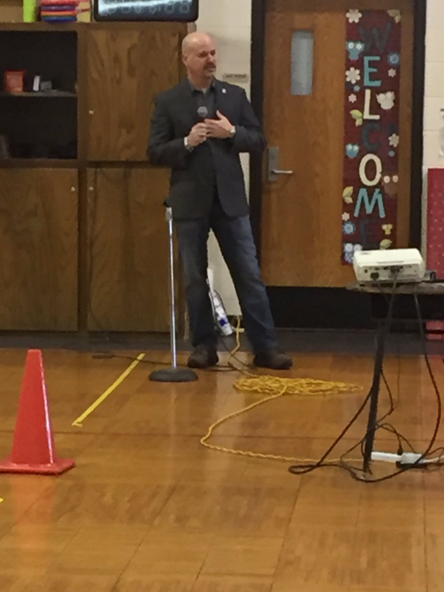 HouchinElem's tweet photo. Thanks State Representative Kevin West for coming to Houchin today! @MoorePublicSch https://t.co/BfwPOpI7qN