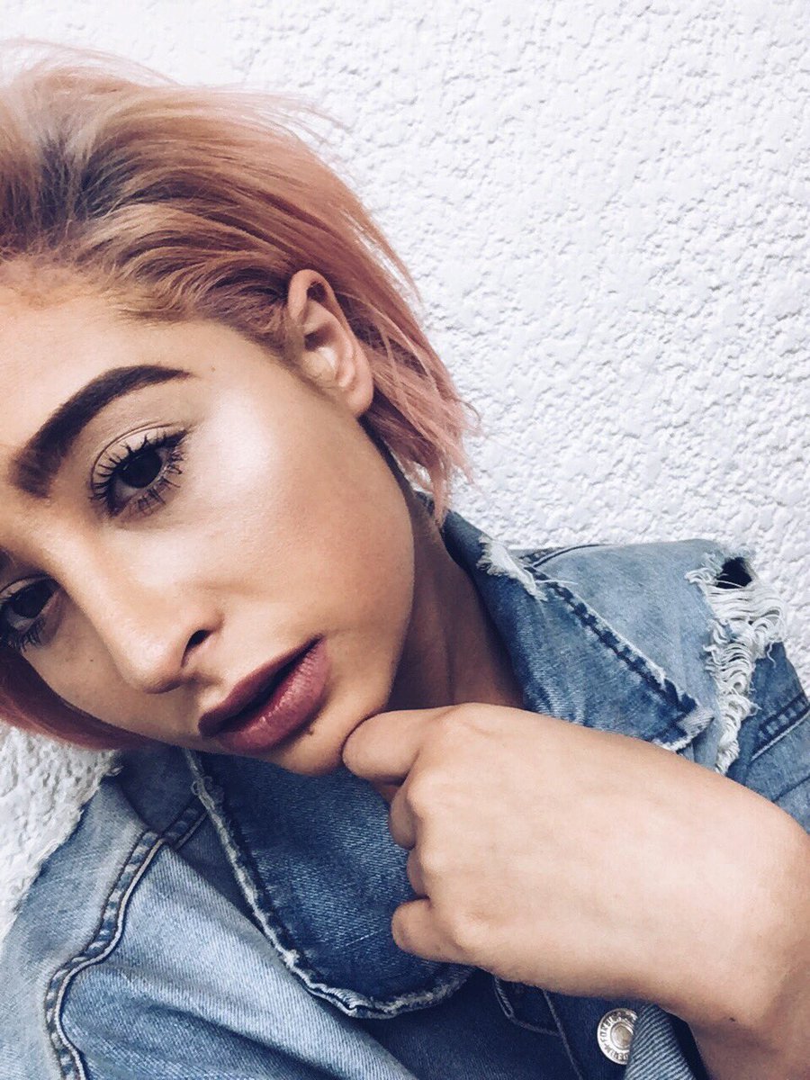 JuanamartinezH's tweet photo. Pink,pink,pink,pink. https://t.co/G6KMe5JM5X
