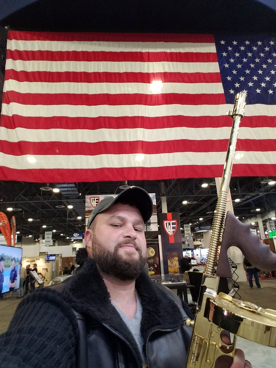 BttSinister's tweet photo. Cool pic at 2017 #shotshow. https://t.co/vM716nhkc0