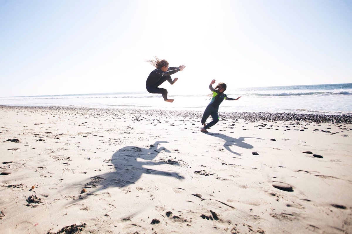 surferleila's tweet photo. 🎼Everybody loves Kung Fu fighting pc 📸 @MarissJerri @Roxy #roxyready @TrustTheBum @dakine @tcsurfdesigns https://t.co/n12171W3I1