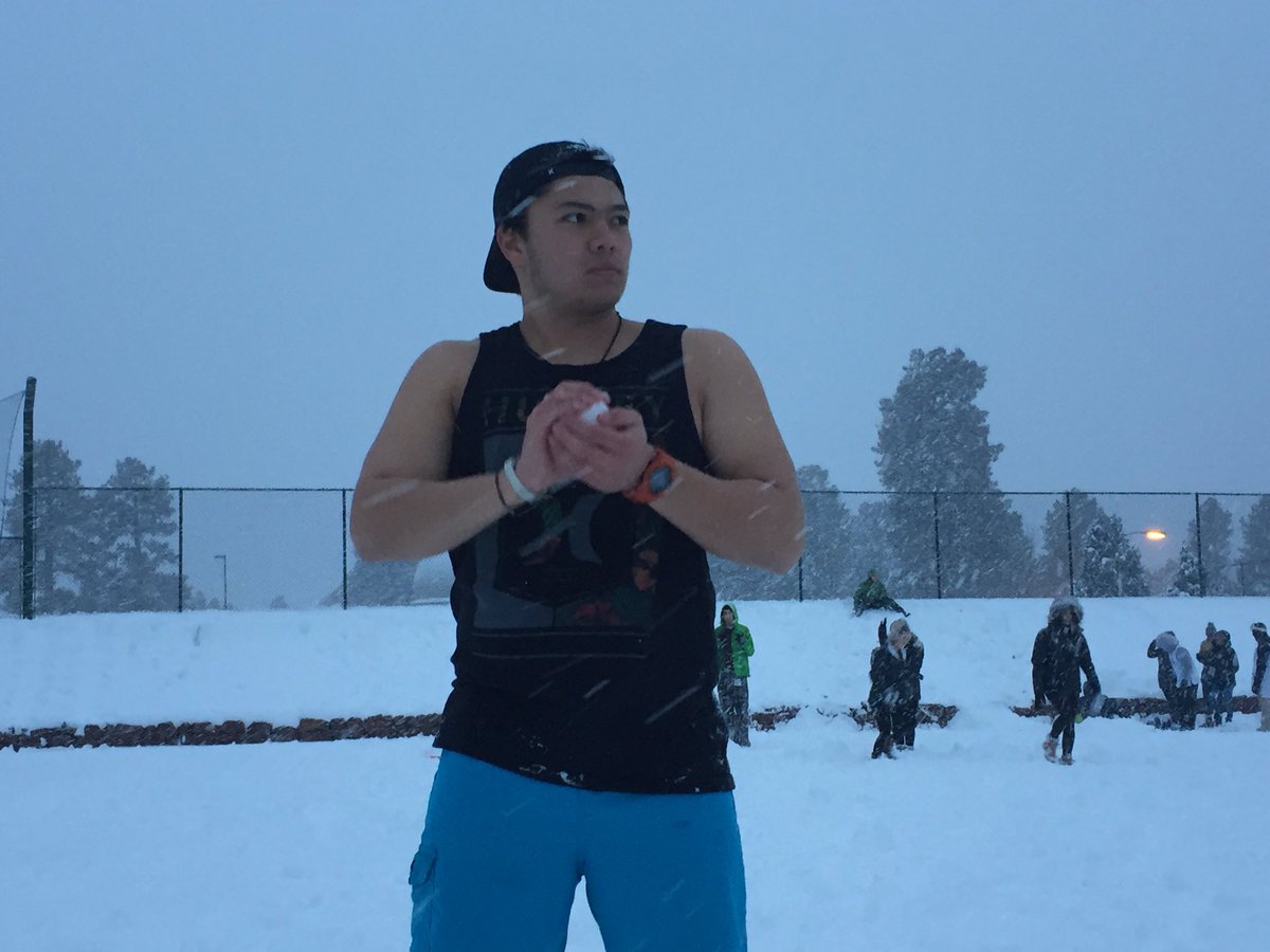 Zac_Zac6's tweet photo. Cold is not in my vocabulary https://t.co/t8udci2ZO4