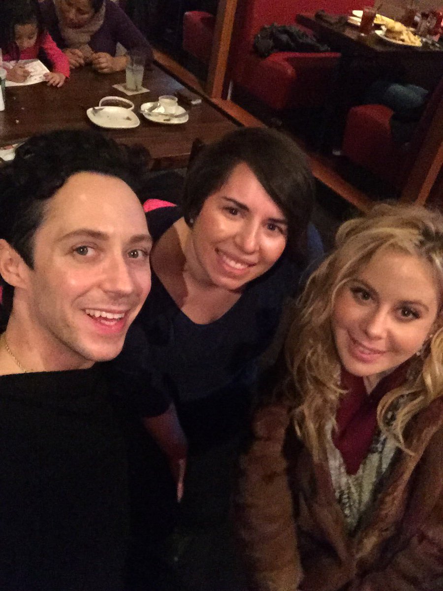 brtlong's tweet photo. Met @JohnnyGWeir and @taralipinski today! They are so nice! It was so great to meet you both! 😃 https://t.co/TEYgSzAp1o