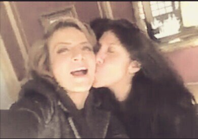 LoreRqGz's tweet photo. Puro AMOR en @CandidataOf #LaMaster @giselletelevisa #ElDirec @ericomoralesm y #LaCandidata  Los queremos! 😍👏 GRACIAS por tanto! 😘😉 https://t.co/ZwSQzlXeIi
