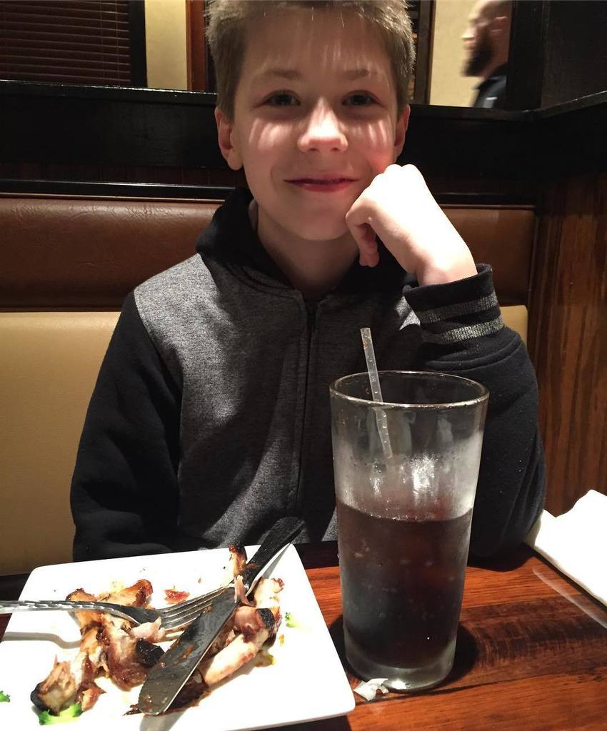 drkramer's tweet photo. Bone appetite. Executive dinner with the VIP special assistant. https://t.co/Vy9b4Ni2JI https://t.co/sT0PggzkAW