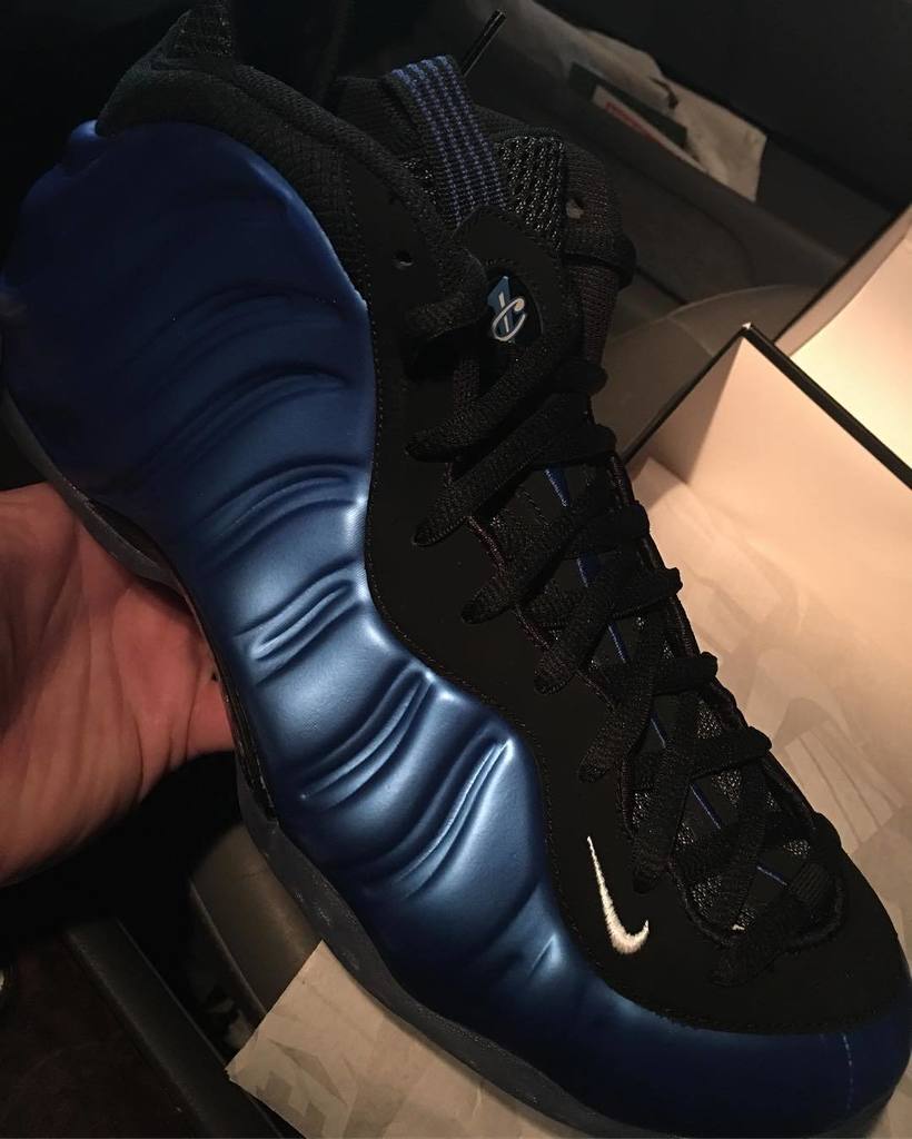jumpmanjr012's tweet photo. Got eem! Foamposite One XX! Happy 40th to me! #foamposite #royalblue #foampositeone #foamp… https://t.co/m3SHTwki1F https://t.co/9TS0Di4BST