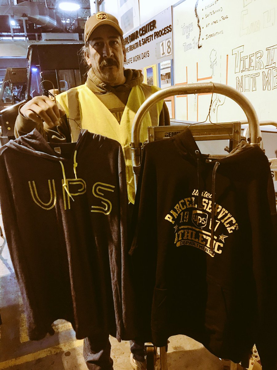 GaryDufourII's tweet photo. ZERO injuries 4 the week! Good job team! Safety raffle for DOK participation. #NotMeNotToday #upsers#Safety247 @kjallen04 @SouthCalUPSers https://t.co/T8dwQXbeK9